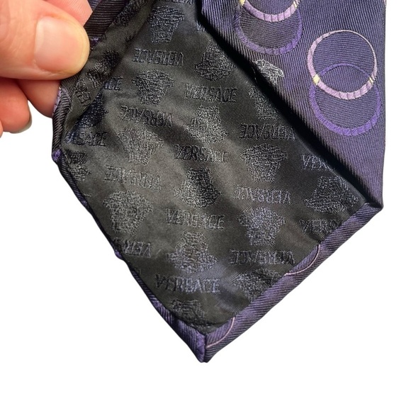 GIANNI VERSACE 90s Vintage Metallic Silk Medusa Pattern Tie Made in Italy - Picture 5 of 7